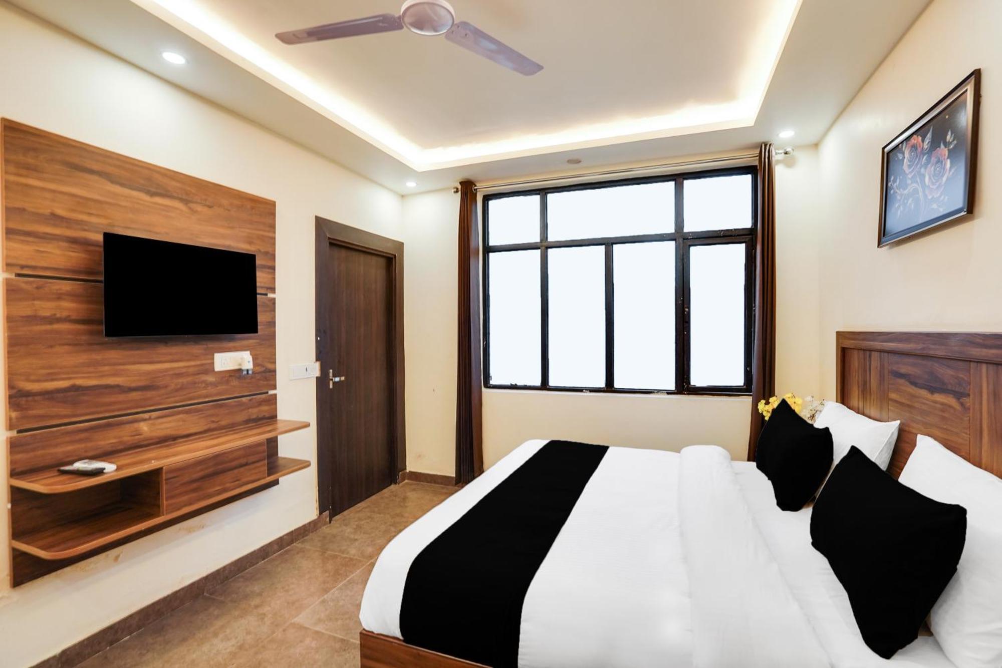 Super Townhouse The Royal Casa 호텔 가지아바드 외부 사진