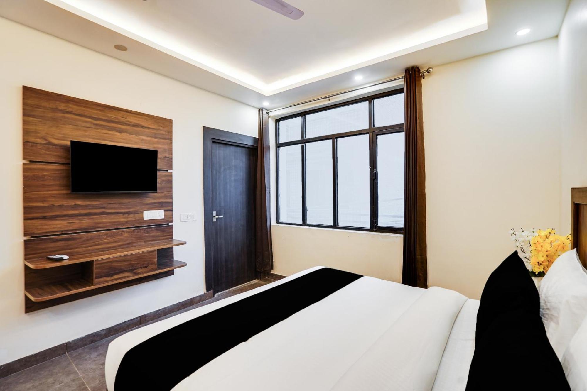 Super Townhouse The Royal Casa 호텔 가지아바드 외부 사진
