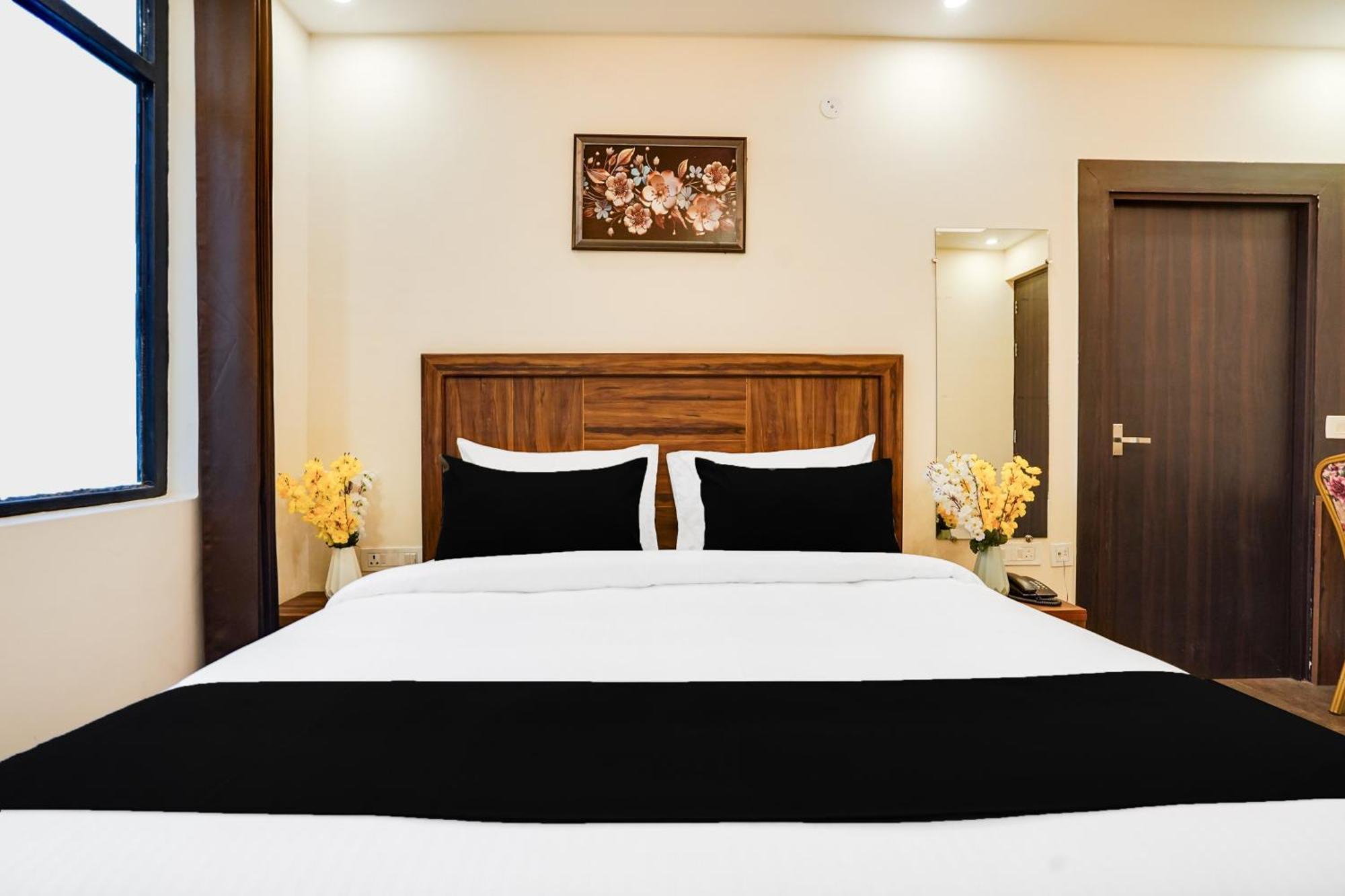 Super Townhouse The Royal Casa 호텔 가지아바드 외부 사진